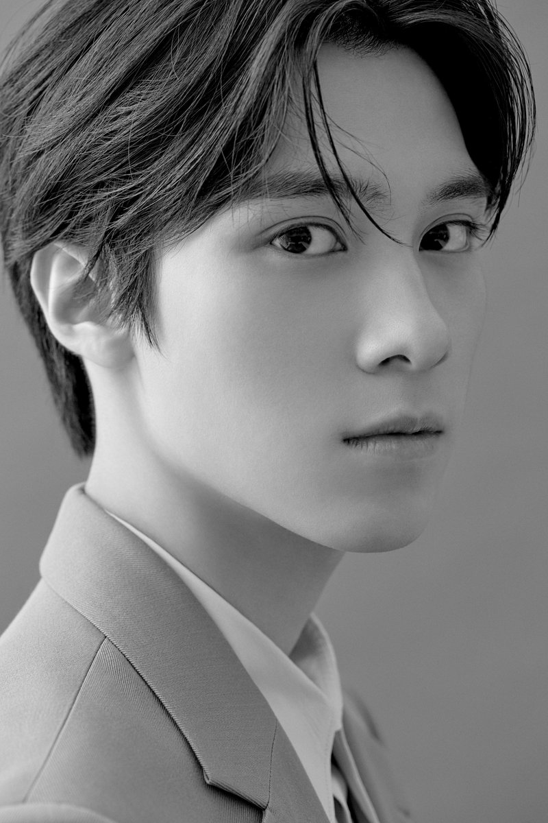 to celebrate 2 years from hendery's smrookies announcement, here's a thread of 100 things to get to know him!(gathered from fansigns, interviews, self-introductions, wayv videos, lives, etc) #2YearsWithHendery #黄冠亨0717公开两周年