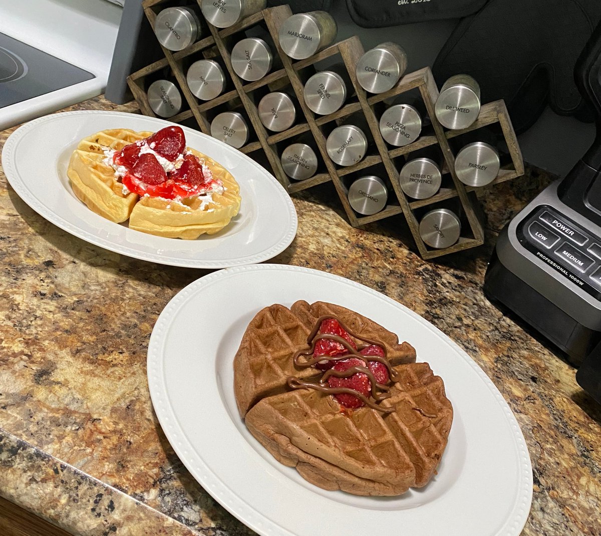 QuattroPhilly's tweet photo. A day late, but not a dollar short for this delicious #WaffleWednesday or I guess #WaffleThursday https://t.co/c6y6GRyhsm