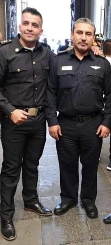 Fase39's tweet photo. @Bomberos_CDMX Pérez Cóva dinos si aparte de los grados y el puesto q le prometiste a tu entenado también vas a darle plazas a toda la gente a la q le debe este corrupto traidor y oportunista de Víctor Hugo Vargas Padrón. @Claudiashein @rexchar @luis77745391759 @neri99348912 @ https://t.co/WstDFOpPFa