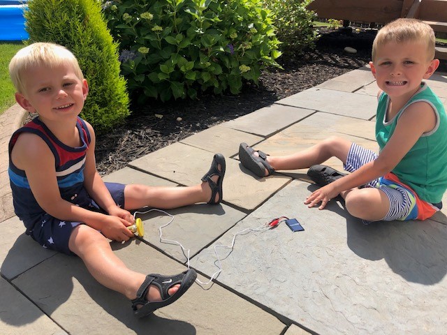 SnoPUD's tweet photo. Solar science fun! #TeamPUD education staff piloted some solar science kits earlier this summer. It’s exciting to see kids engaging in #STEM activities &amp; learning more about renewable energy! Stay tuned as we’re brainstorming on ways to possibly offer more kits later this year. https://t.co/PJmpNwZXKJ