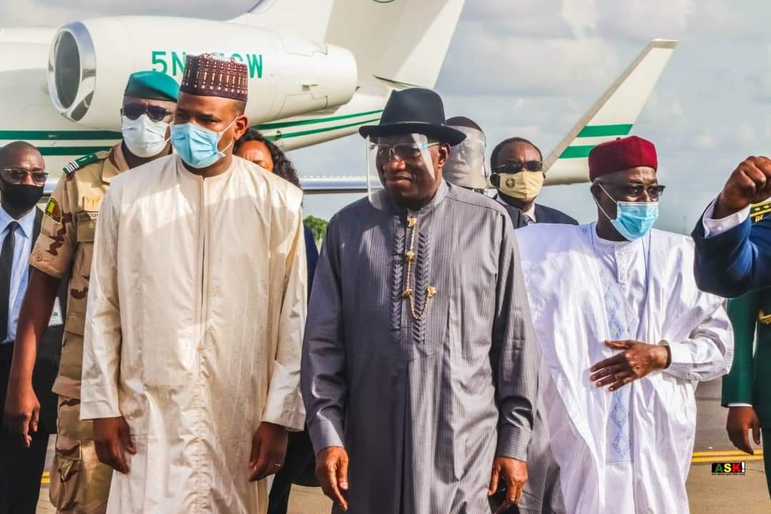 ECOWASParliamnt's tweet photo. Déploiement d'une Mission de m��diation de la CEDEAO au Mali conduite par SEM Goodluck JONATHAN, ancien Président de la République Fédérale du Nigéria. 

Lieu: Bamako, République du Mali.
Date : du 15 au 18 juillet 2020

@ecowas_cedeao 
@_AfricanUnion 
@UN https://t.co/xyGsv2zqQ2