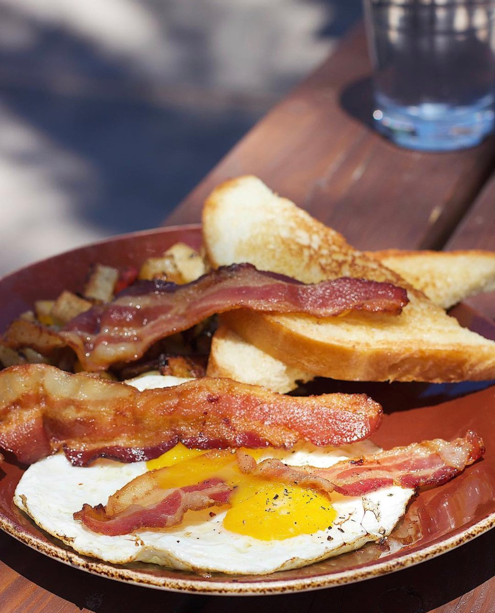 KitchentableSQ's tweet photo. Simple yet a sure fire choice, the All American includes two eggs any style, choice of bacon or sausage, breakfast potatoes and a side of toast. #KitchenTableSquared https://t.co/y3XvUTrgBK