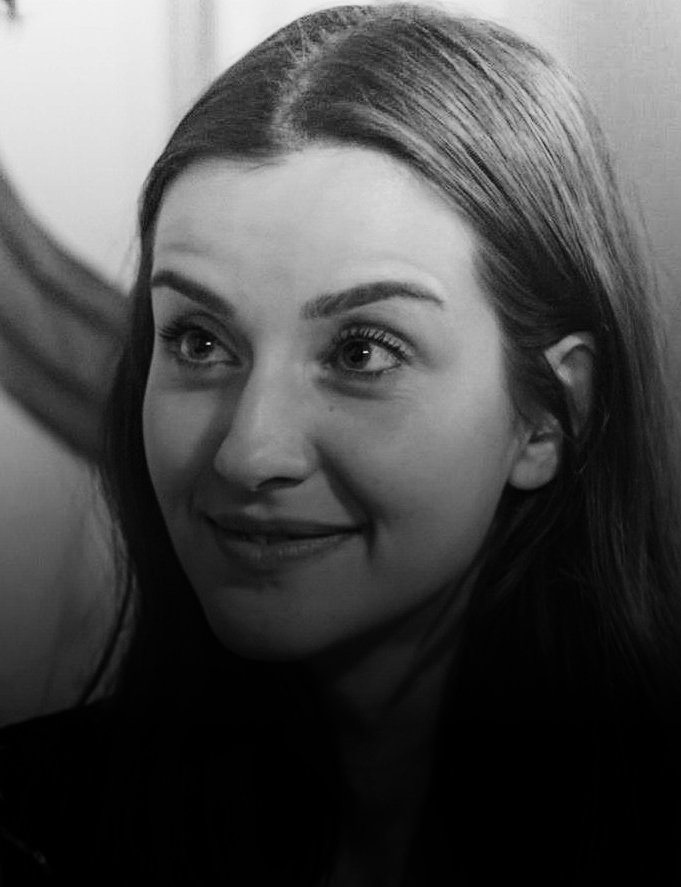 ben bu kadına cok pis aşığım...