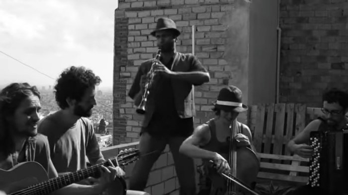 HayesHants's tweet photo. Enjoy 🎶 "Shalom Alechem - Barcelona Gipsy Klezmer Orchestra Live" #Ido #funjazz 🦉🌻🦉🙏
https://t.co/uXoe6UldEj https://t.co/oviHJGFSZX