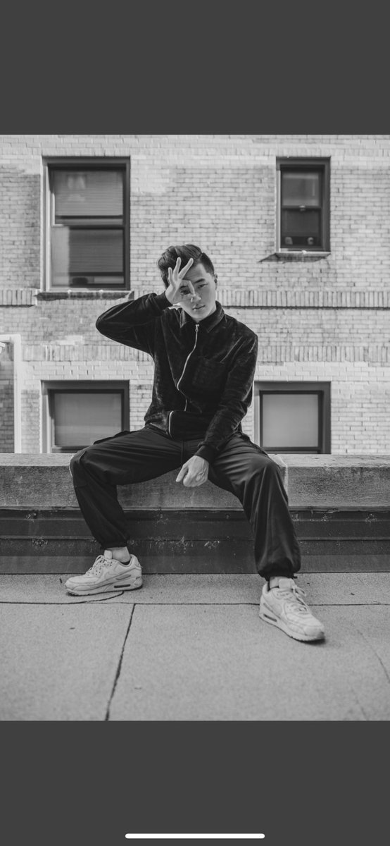 PbeProductions's tweet image. Interviewing Chicago Photographer, Artist, and Entrepreneur @kayodidthat_  Saturday for our next episode in our Series 'Out The Mud' and were over excited ✨ Does anyone have questions for Kayo you'd want answered?