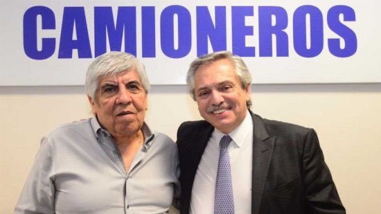 MartinSiracusa's tweet photo. Este es el EJEMPLO del Presidente @alferdez ¿un sindicalista lleno de plata que extorsiona a las empresas que dan trabajo en a los argentinos? #MercadoLibre https://t.co/69AKtb3OnE
