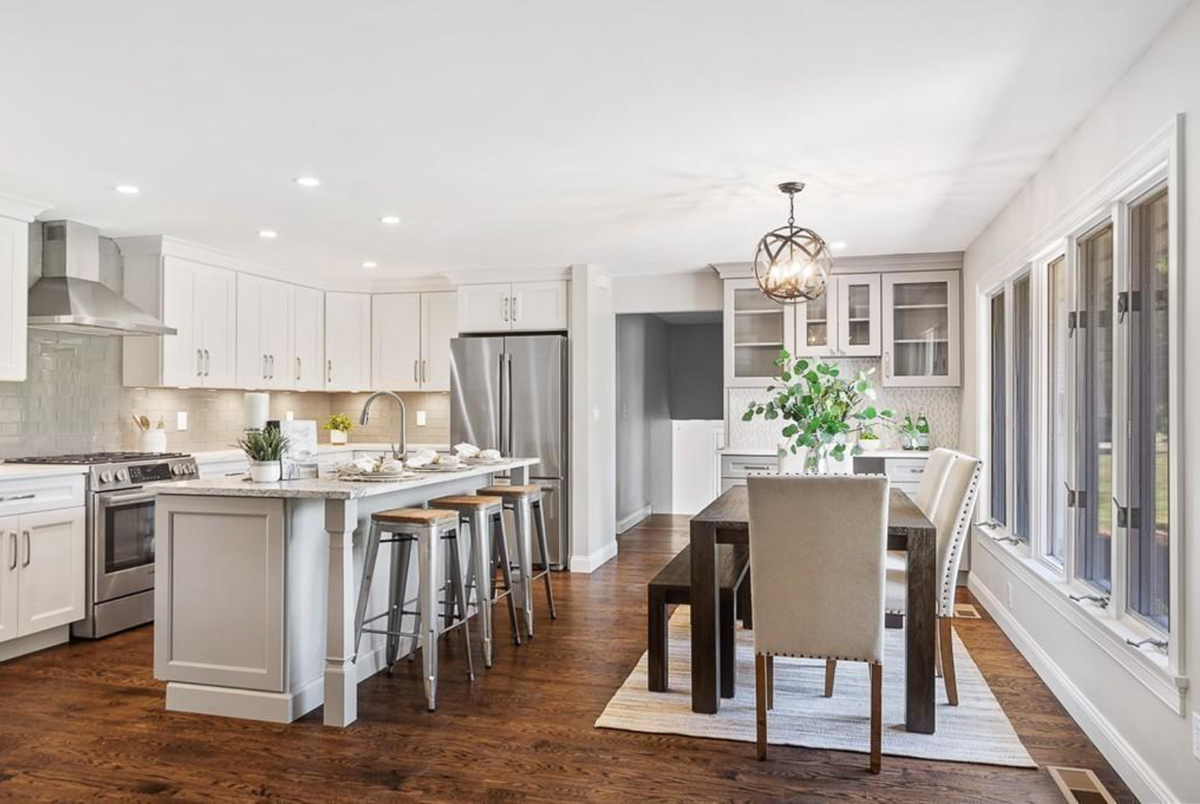 stagedoccasions's tweet photo. Who wouldn't want to gather around this island!
*
*
*
*
*
#homestaging #propertystyling #stagingworks #resahq #resapro #instagood #lifestyle #business #marketing #socialmedia #entrepreneur https://t.co/PBFAfTHCFo