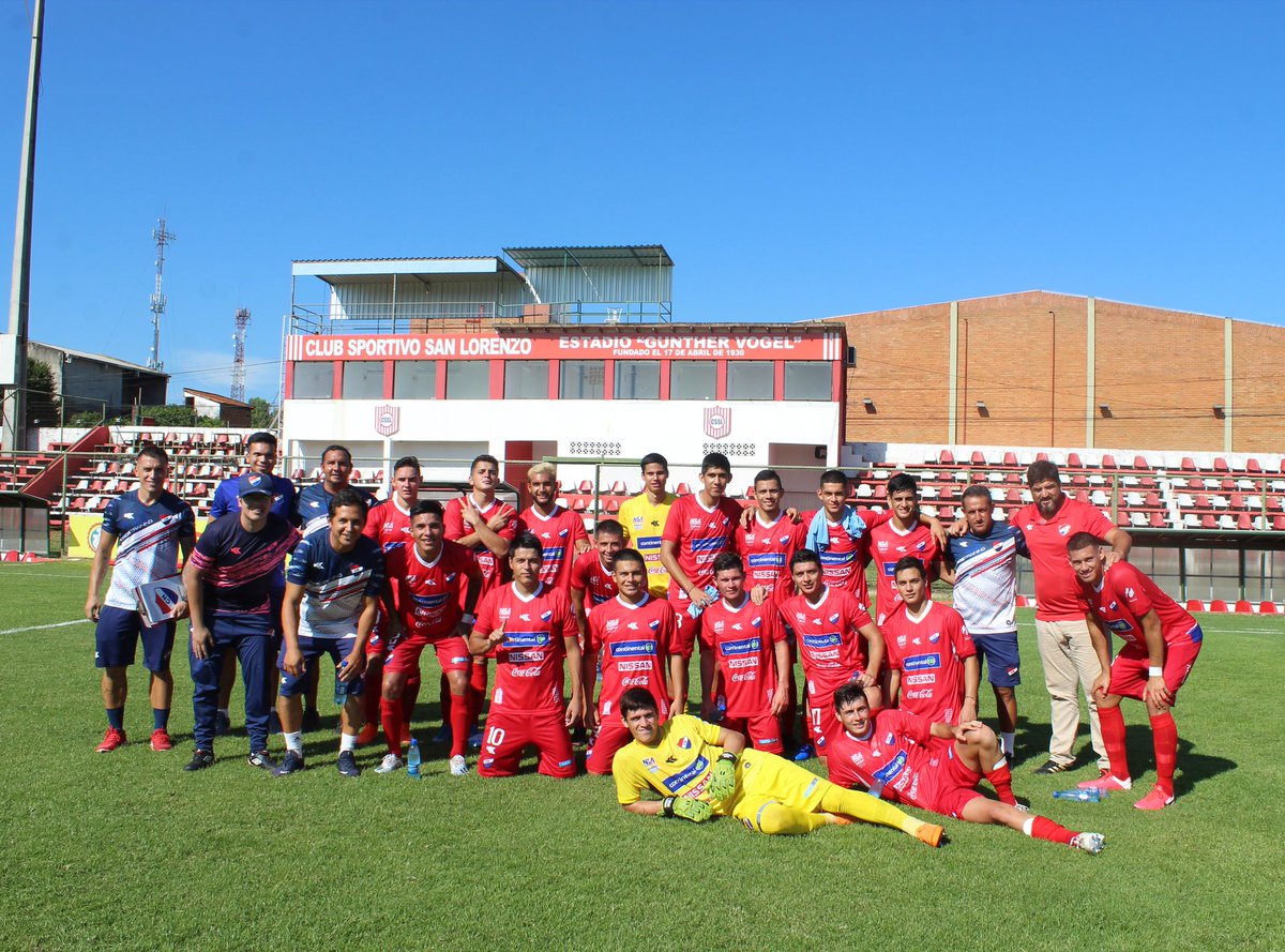 CanteradelTrico's tweet photo. #tBtTricolor🔴⚪🔵
#QuedateEnCasa
🙋🏻♂️⚽️RECORDEMOS a la #catSub23
DT. Diego Arévalos
AT. Jimmy Irala
PF. Javier Villalba
PA. José Ayala
Kinesiólogo. Héctor Noguera
#LaAcademia #SeguiEntrenando💪🏻 https://t.co/6IR2BXpbPm