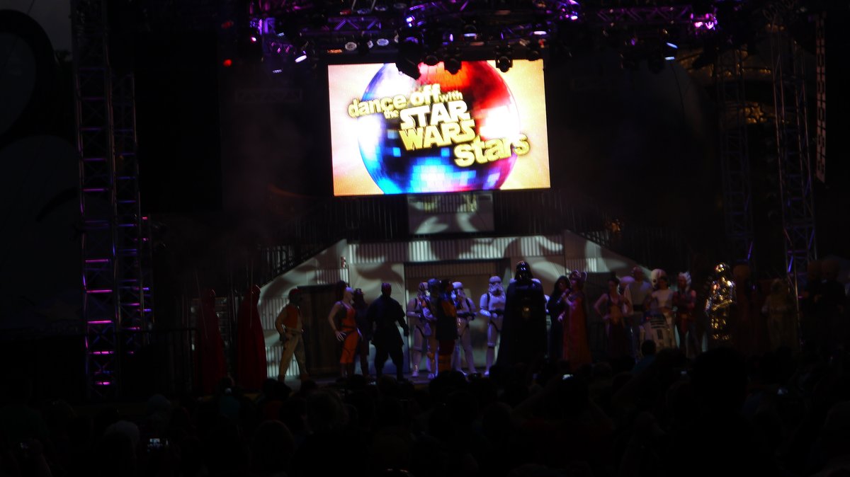 disneypicaday's tweet photo. I came across a cache of pictures yesterday of the most horribly wonderful thing about early #StarWarsWeekends. #HyperspaceHoopla. Dance of of the Star Wars Stars was dumb, silly, not canon, but it was so much fun! https://t.co/0FZVdznk46