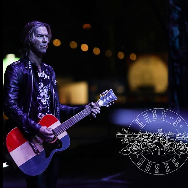 DuffMckaganArg's tweet photo. @DuffMcKagan #NITLT tour @gunsnroses Buck Owens american acousic guitar.
@KatBenzova 📸 https://t.co/GNQOwJGBWz
