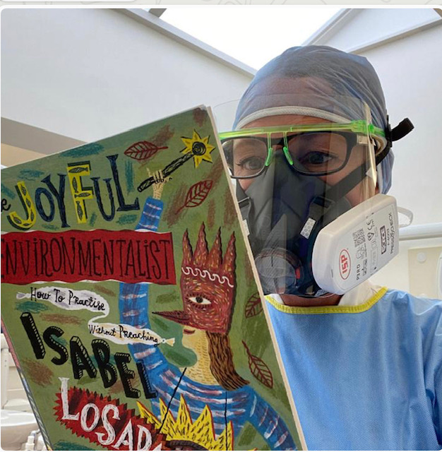 IsabelLosada's tweet photo. Two #thejoyfulenvironmentalist reader selfies July 2020 It's so wonderful that readers can just post to you directly on social media. Love these two today. #environment #ClimateActionNow #environmentalism #positivereading https://t.co/algvoJJdiE
