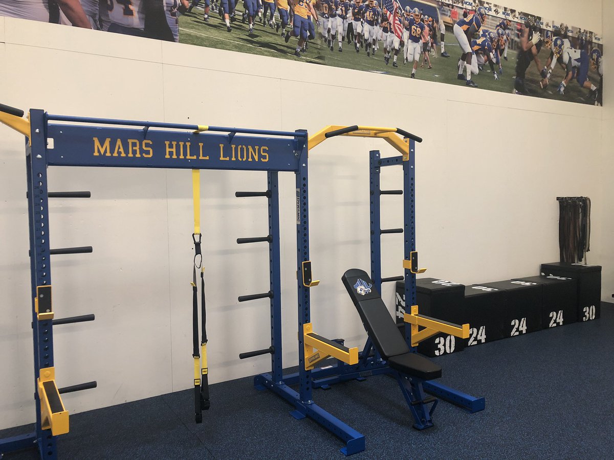 New lights in stadium ✅
New turf ✅
Remodeled weight room ✅

🔥⬆️ for our facility upgrades this summer! Can’t wait to get our guys back to break in the new weights!

#lionsontop #respectthebrand