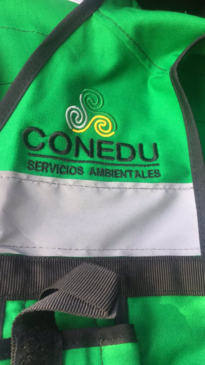jobsromero's tweet photo. Ahora si les presumo el primer chaleco con el logo de CONEDU. 🌳🍃Con esfuerzo y honestidad vamos avanzando. 🙏🏼
#CONEDU #Consultores #Ecología #SiempreEcólogo https://t.co/VUc7pAQ769