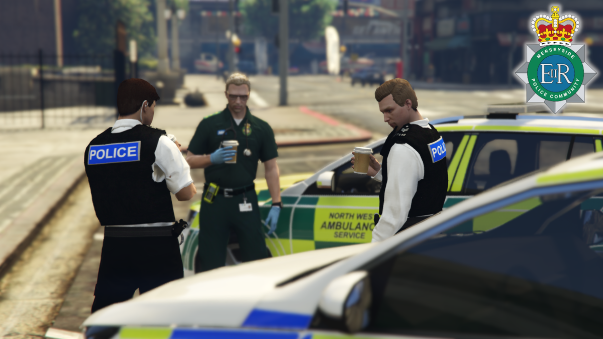 MerPolC_JSD's tweet photo. Nice to see @MerPolC_RR working with the North West Ambulance Service tonight!

Cross-Division work is really important in our community, and it's great to see it in action!

#OneTeam #MerPolC https://t.co/jLI6Qe049z