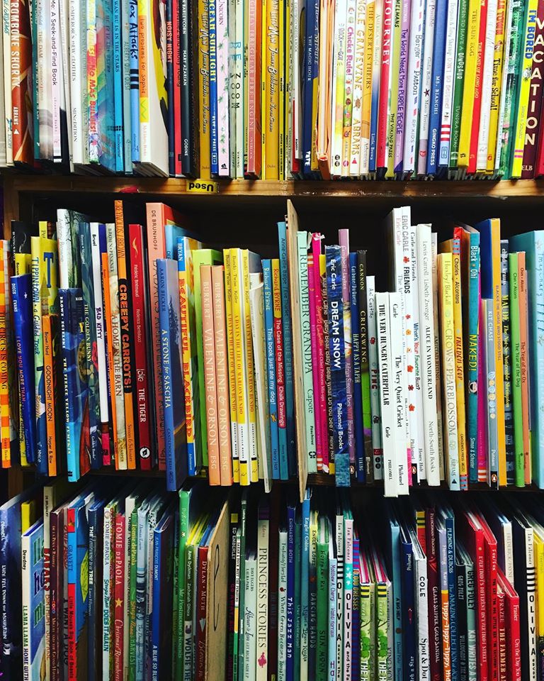 GreenAppleBooks's tweet photo. Some Recommendations for Kids &amp; Teens
https://t.co/RBL32XTQAI

https://t.co/OR92EN3SMx

Activities?
https://t.co/pdZesvLJKF
https://t.co/uLoiIZTDk2
https://t.co/cLWmEk4CYI https://t.co/zIl33WjNVc
