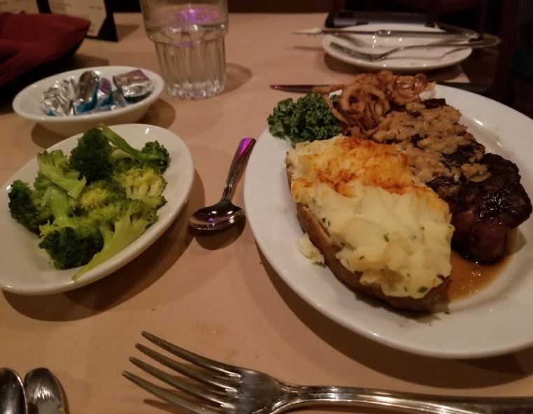 Steak38Cafe's tweet photo. With our variety of classic and delicious dishes, everyone in your group is sure to find something they'll enjoy!
-
Call for reservations! We're open from 4PM - 10PM MON-WED!
.
.
.
#Steak38 #CherryHillNJ #NJEats #EatsOfNJ #NewJersey #Steakhouse #Steakes #Foodie #NewJerseyFoodie https://t.co/1F9clP6xPi