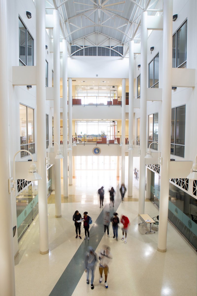 This sounds about right. 💙🤍😎 "The Jewel of Gentilly" ranked one of the nation’s "50 Most Beautiful College Campuses." #MyDU #weDUthis #FairDillard #NOLA 

dillard.edu/communications…