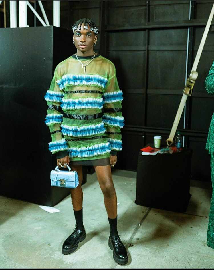 arcs_kim's tweet image. A rare pic of a Ghanian fashion king 🇸🇳🇸🇳🇸🇳😂😂😂
We naver back off
And its still just getting started✌😂🇺🇬🇺🇬🇺🇬
#UgandaVsGhana 
#UgandaVrsGhana