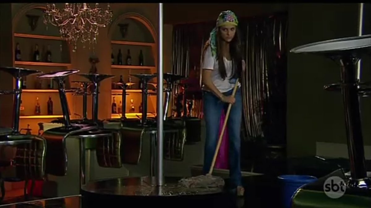 NovelasFanatico's tweet photo. Apareceu a criatura 
😂😂😂

#OQueAVidaMeRoubou064 https://t.co/BSM5JfVdRl