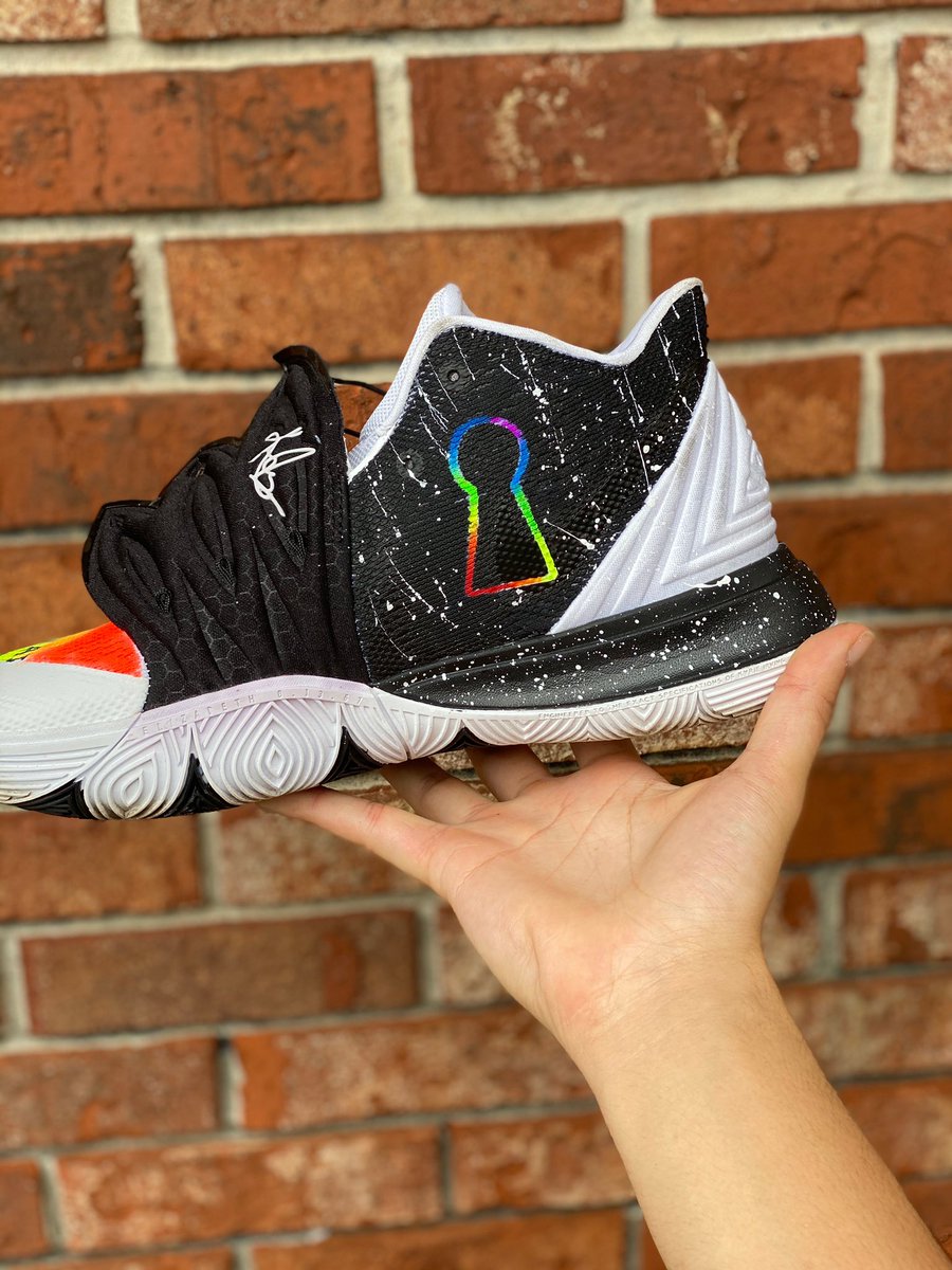TheSweetKicks1's tweet photo. Had to put the bro @taj7k in these for the hardwood🤯🏀!! https://t.co/taXHmDSNzH