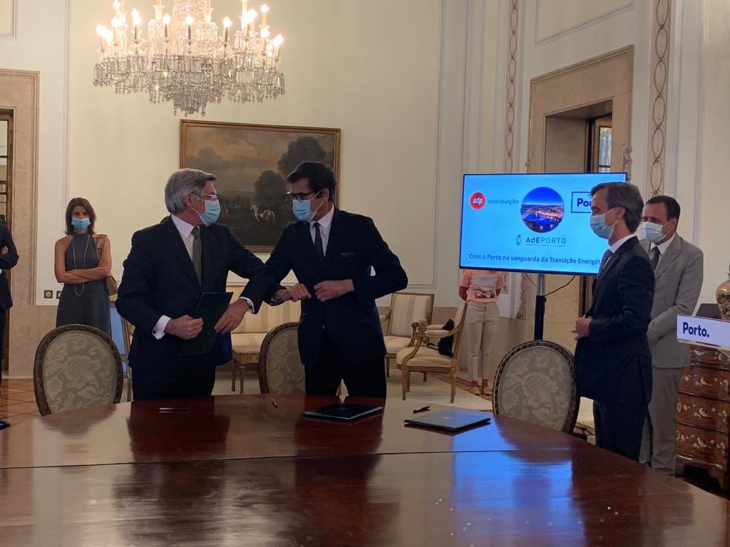 🤝 futuro na colaboração #Porto #EDPDistribuição para #transicaoenergetica #mobilidadeelectrica #producaodescentralizada #iluminacaopublica #redesinteligentes #cidadesinteligentes #cidadania #consumidor #energia #electricidade