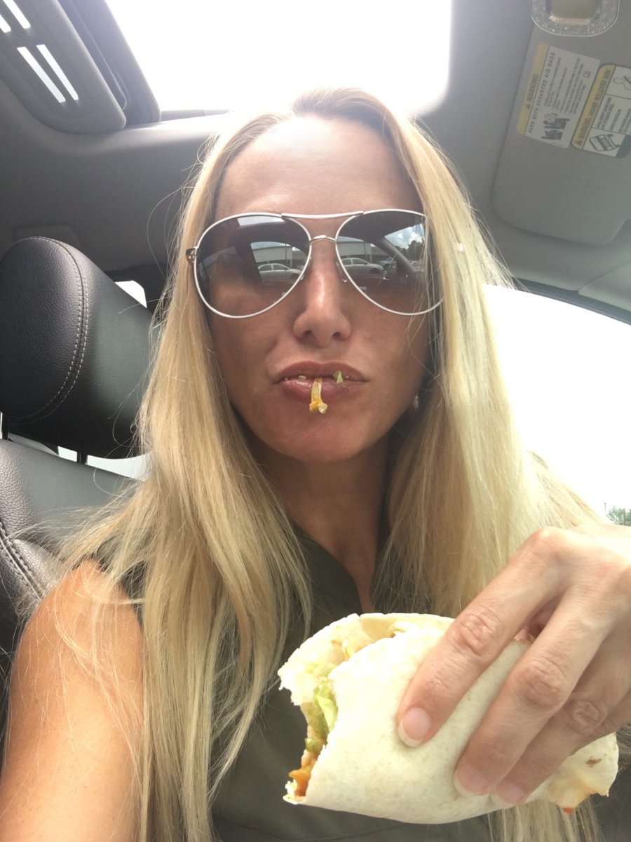 What's sexier than a woman eating a taco?! 😂 As a rule, I rarely eat fast food. Whilst running errands, I decided to grab a snack & @tacobell did me #dirty giving me a soft shell instead of the crunchy I ordered. But, I ate it anyway & it still hit the spot.