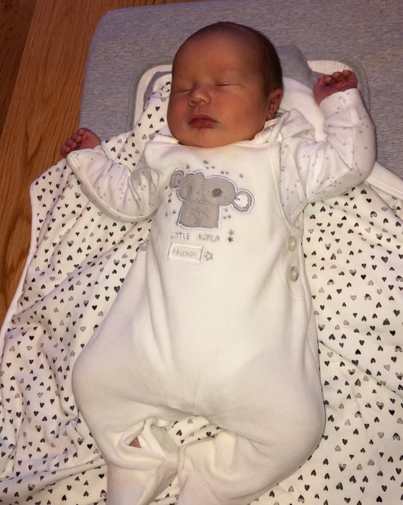 Rebecca Macdonald♡ tweet media