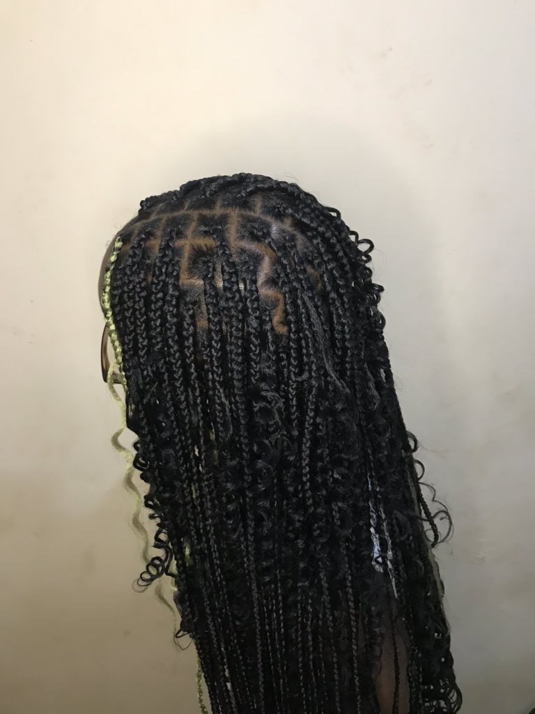 AnnRoselynnn's tweet photo. It costs $0.00 to retweet. Help a sister make some money please🙊🙈🥺🥺 https://t.co/AxIrZAyjal