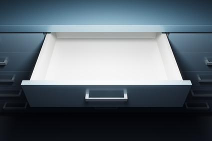 uptownamanda's tweet photo. Sometimes an empty drawer is the biggest luxury of all: https://t.co/Slnff1O5IW #LessButBetter #LetStuffGo #HumansFirst #OrganizedEnoughBook https://t.co/fBVGIlS4yr