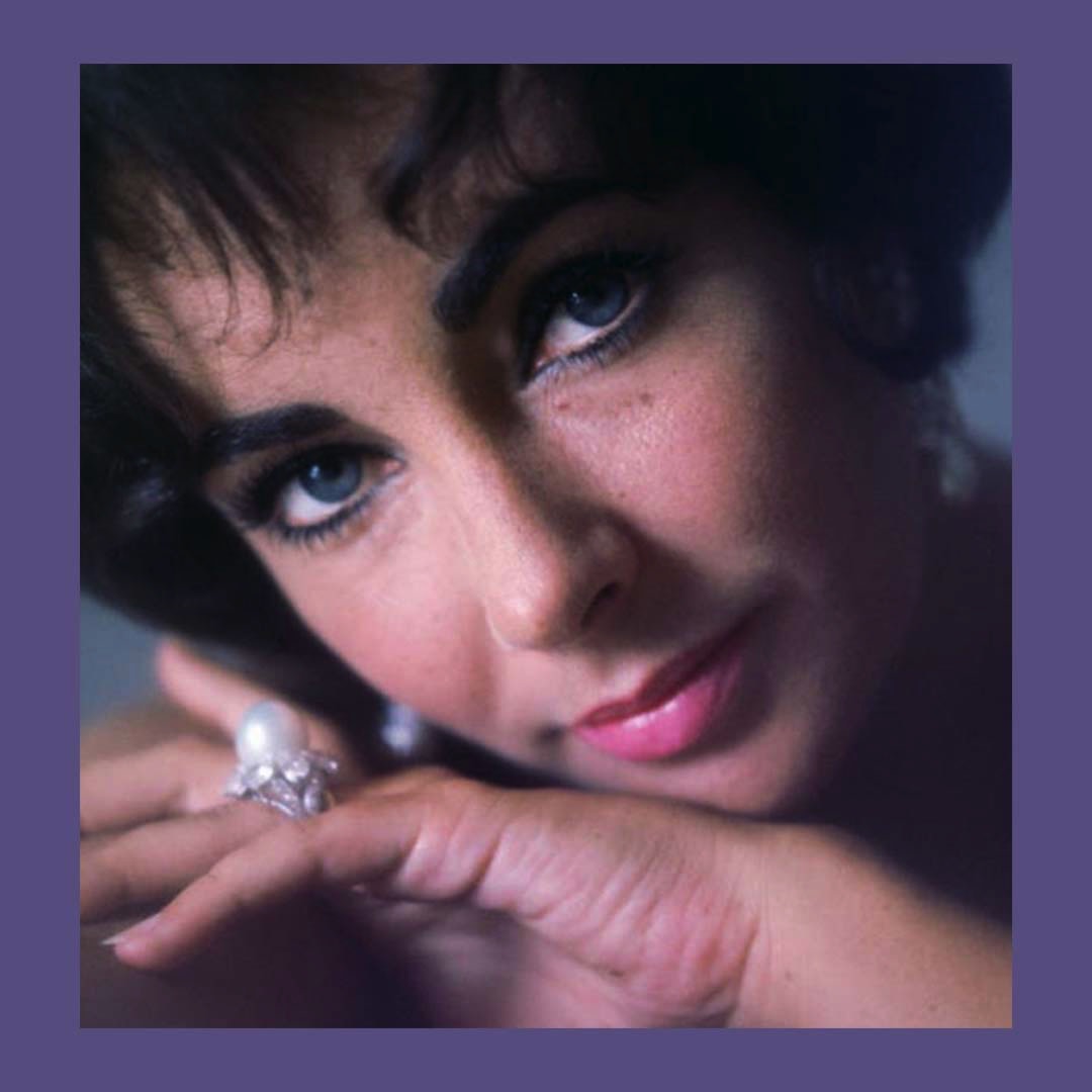 ElizabethTaylor's tweet photo. Elizabeth wore her gorgeous #Ruser South Sea pearl ring during this 1961 photoshoot with famed fashion and celebrity photographer, #DouglasKirkland.
The ring was a gift from her uncle, Howard Young, although she later had it reset.
#ElizabethTaylor https://t.co/PRlLNKnm0S