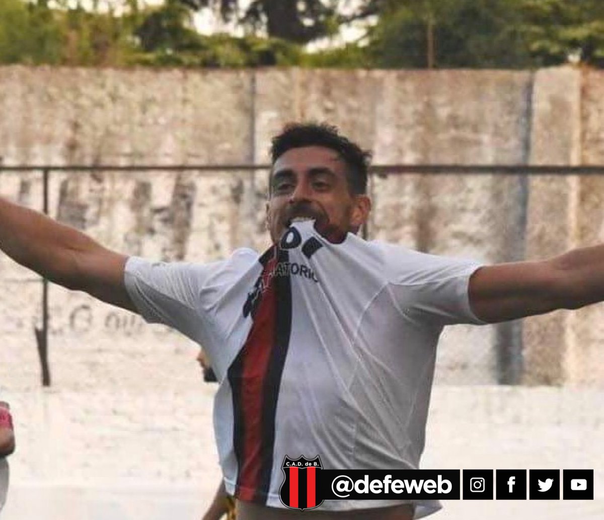 defeweb's tweet photo. 🎥 ¡Es hoy! Nueva edición de #DefeWebTV con dos invitados de lujo: Leandro Martínez Montagnoli y Ezequiel Aguirre 🔴⚫🔴. Además vamos a anunciar al ganador del sorteo por la camiseta.
Desde las 20 ⏰, en YouTube 📹.
➡️ Link: https://t.co/VzgzxP4TeG https://t.co/LS9HT3hJSp