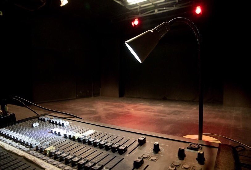 Siamo pronti per svelarvi delle news 😎💥

💪 Ripartiamo insieme!
Scopri di più ⇾ teatroargotstudio.com/servizi/ 
ℹ 𝐏𝐞𝐫 𝐢𝐧𝐟𝐨 𝐞 𝐩𝐫𝐞𝐧𝐨𝐭𝐚𝐳𝐢𝐨𝐧𝐢:
𝐨𝐫𝐠𝐚𝐧𝐢𝐳𝐳𝐚𝐳𝐢𝐨𝐧𝐞@𝐭𝐞𝐚𝐭𝐫𝐨𝐚𝐫𝐠𝐨𝐭𝐬𝐭𝐮𝐝𝐢𝐨.𝐜𝐨𝐦 
#servizi