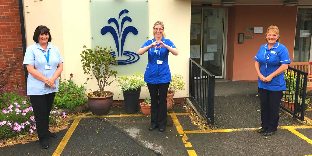StLukesHospice's tweet photo. We are so grateful to receive an incredibly generous donation of £10,000 from @Inovyn site based in Northwich. The money has come from the international @INEOS Community Fund and will make a real difference to our Hospice in the challenging months ahead 💙 Thank you INEOS! https://t.co/SryLBNhUnV