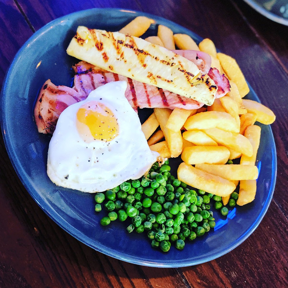 The_tron_pub's tweet photo. Now the pubs are open, you should remind yourself what great pub grub is!
Our AMAZING menu has something for everyone!
#trontastic #thetronedinburgh #oldtownfood #dinner #lunchideas #lockdowncooking https://t.co/XNbobYnhZ9