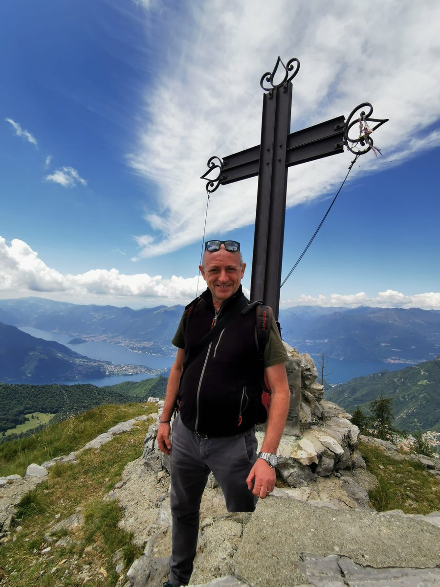 _massimomauri's tweet photo. Perché percorrere sempre i soliti sentieri, spesso più intasati di una tangenziale? Basta spostarsi di poco. Anche qui, nelle Grigne. Ed è subito silenzio e paesaggi incredibili. #MontePilastro #MonteCroce #Grigne #EsinoLario #LagodiComo #LakeComo https://t.co/KHtRFUd914