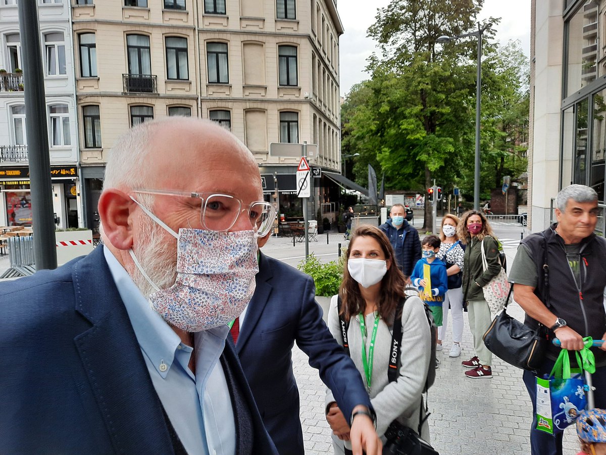PES_PSE's tweet photo. Following all precautions against #COVID19 to discuss the social and economic recovery. #PESRecovery #EUCO @TimmermansEU https://t.co/YrZaQ5j0MI