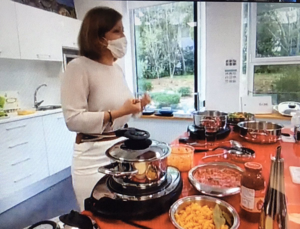 mpicalaetiqueta's tweet photo. Súper interesante la demostración de @amcespana de la mano de @madresfera. #RecetasAMC saludables y sabrosas #ComerMejorVivirMejor #amcespaña https://t.co/jzPfEtpvrR