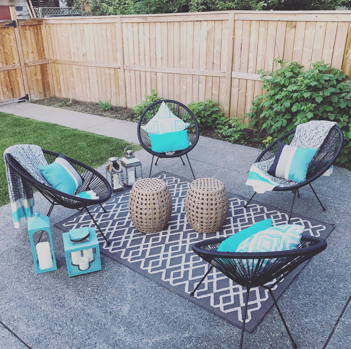 pamfieber's tweet photo. Socially distanced patio staging, anyone? Edit Home Staging Calgary #yycre #yycrealestate #homestaging #EditHomeStaging #fieberstaging #stagingsells #calgaryre #RESACalgary #calgarystager #calgarystaging https://t.co/D6nLkdRpLD