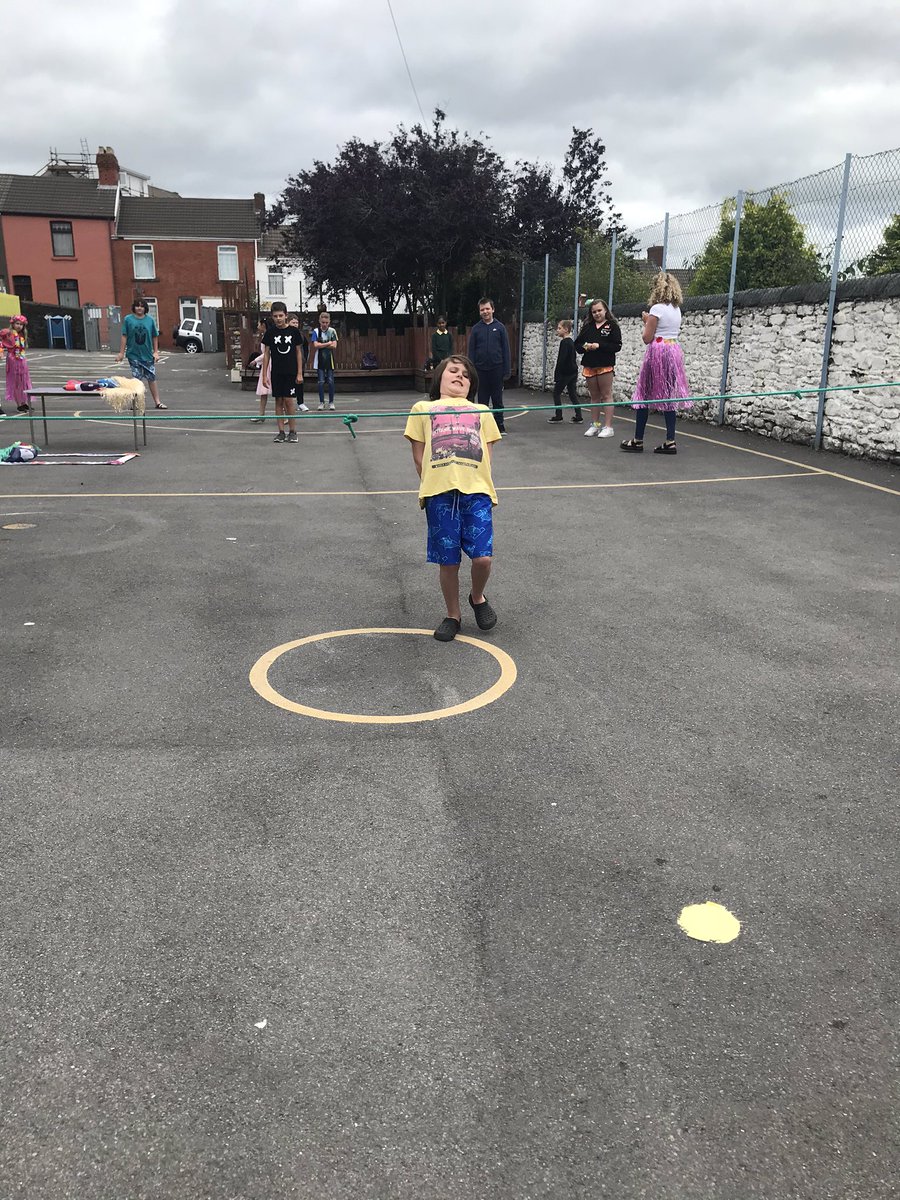 PlasmarlPrimary's tweet photo. What a fantastic day spent saying goodbye to our wonderful Year 6 pupils #plascomm Good luck in your secondary schools 🏫 😊🥳💃🏼🕺🏼🌸🌼🏖 https://t.co/WHnNWKKurX