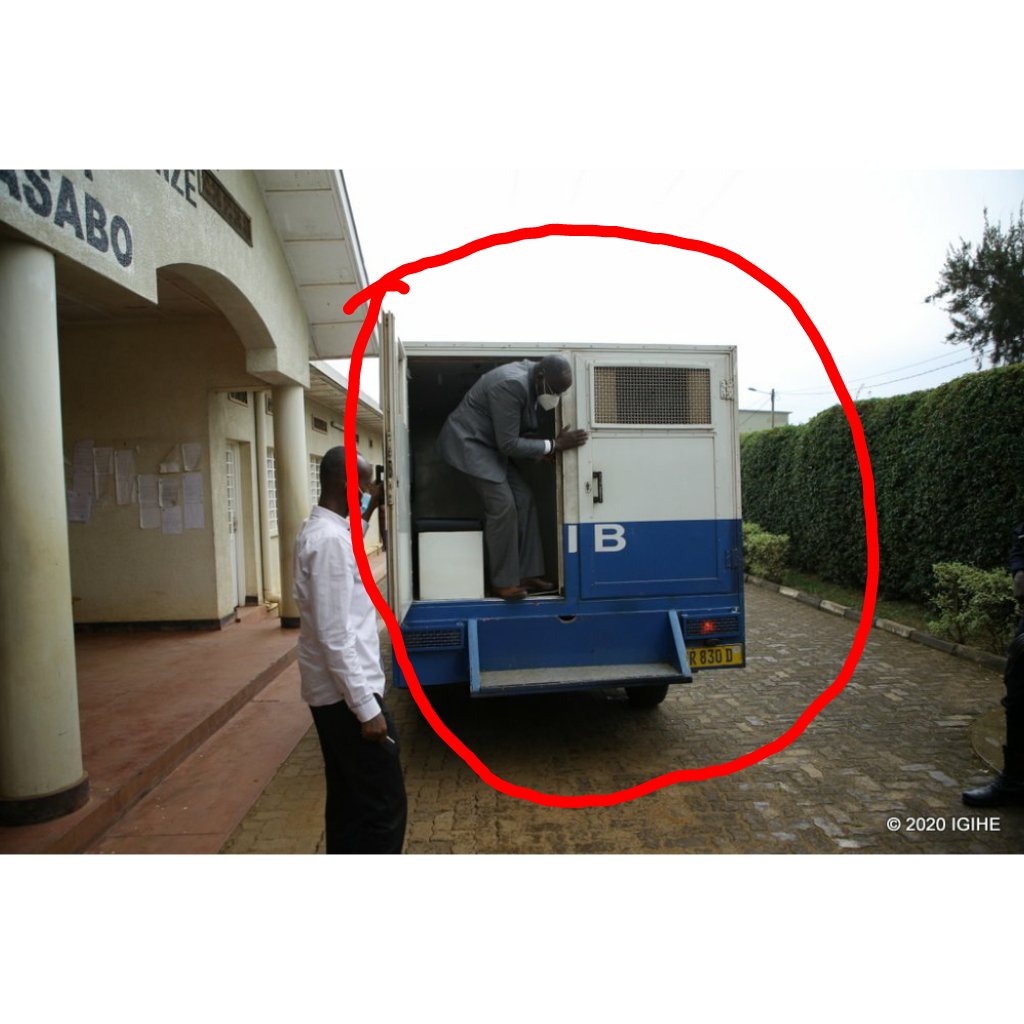 BigombaG's tweet photo. A SHORT STORY IN CRIMINAL PROCEEDING UNDER TYRANNICAL REGIME OF @PaulKagame AND HIS CORRUPT RULING PARTY @rpfinkotanyi! JUST WATCH THE VEHICLES....

HUTU.                                 TUTSI. https://t.co/rZpAtwtfCB