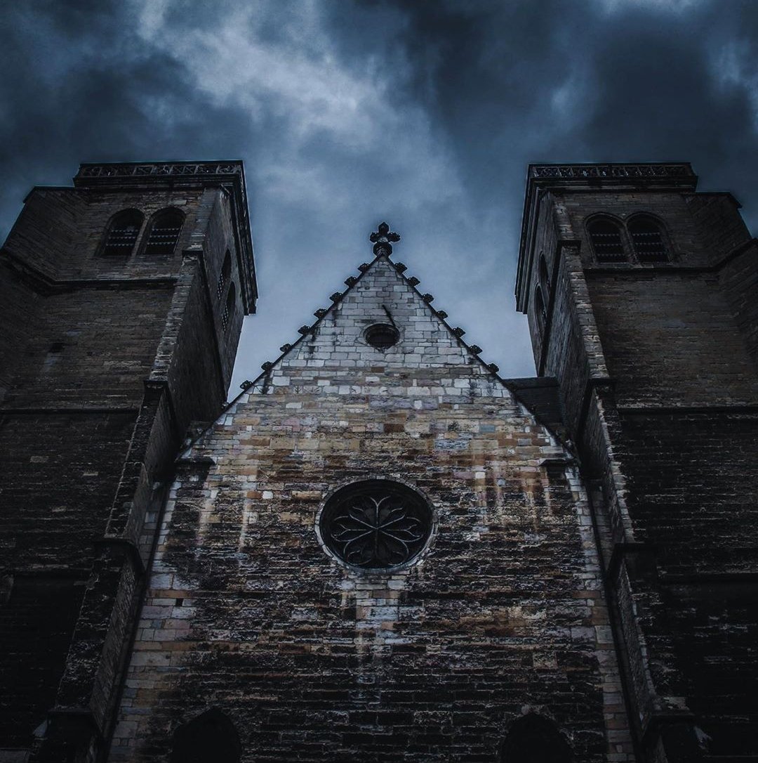 solisolsoli's tweet photo. Gothic Architecture in Dijon, France https://t.co/CDkE4n0K0c