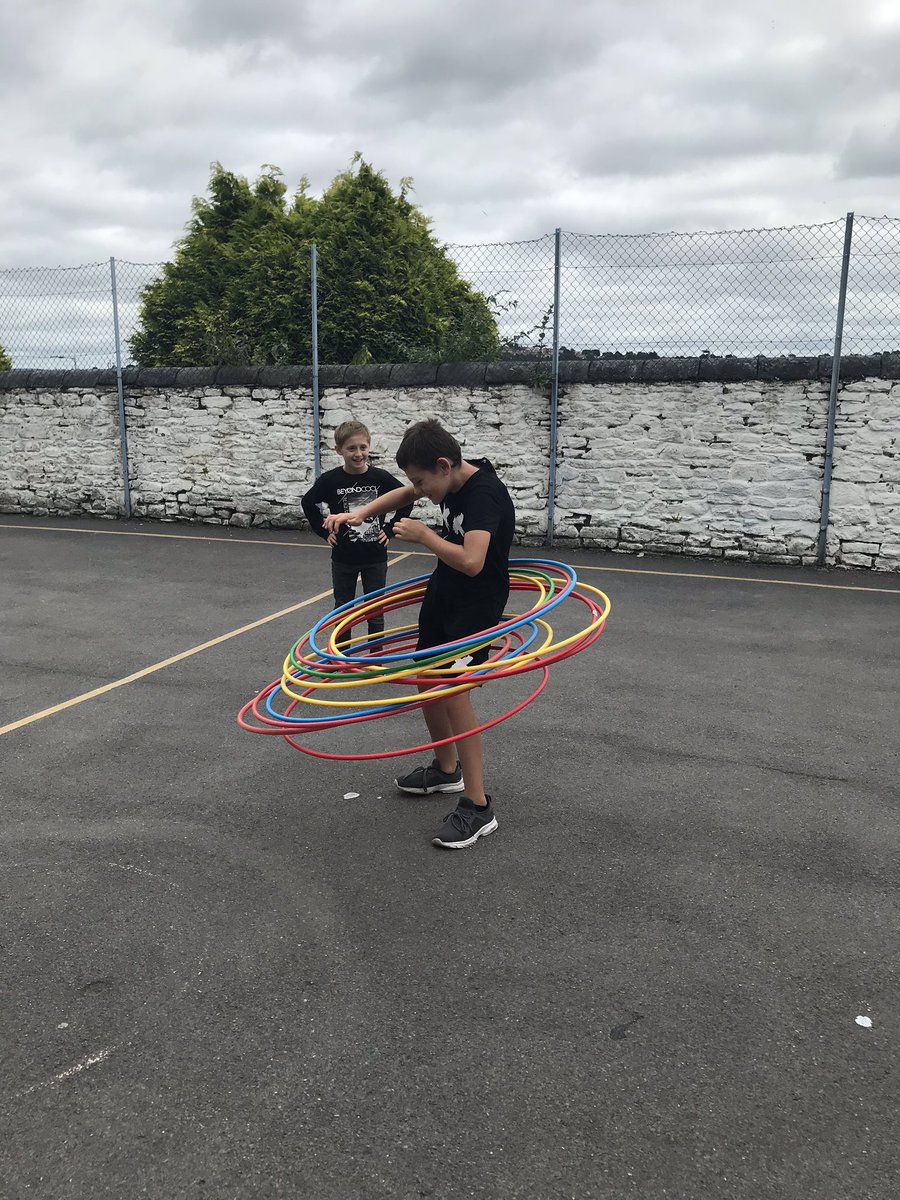 PlasmarlPrimary's tweet photo. What a fantastic day spent saying goodbye to our wonderful Year 6 pupils #plascomm Good luck in your secondary schools 🏫 😊🥳💃🏼🕺🏼🌸🌼🏖 https://t.co/DIezKqnlc8