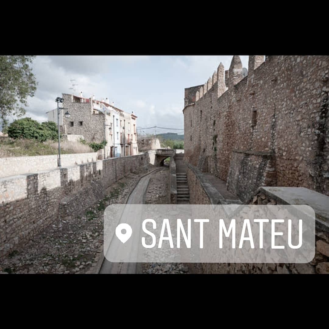 Turimaestrat's tweet photo. Historias fascinantes en Sant Mateu  https://t.co/3SahhGtYpP #casarural #castellon #conpiscina #16Julio #verano https://t.co/IW3lBBVswn
