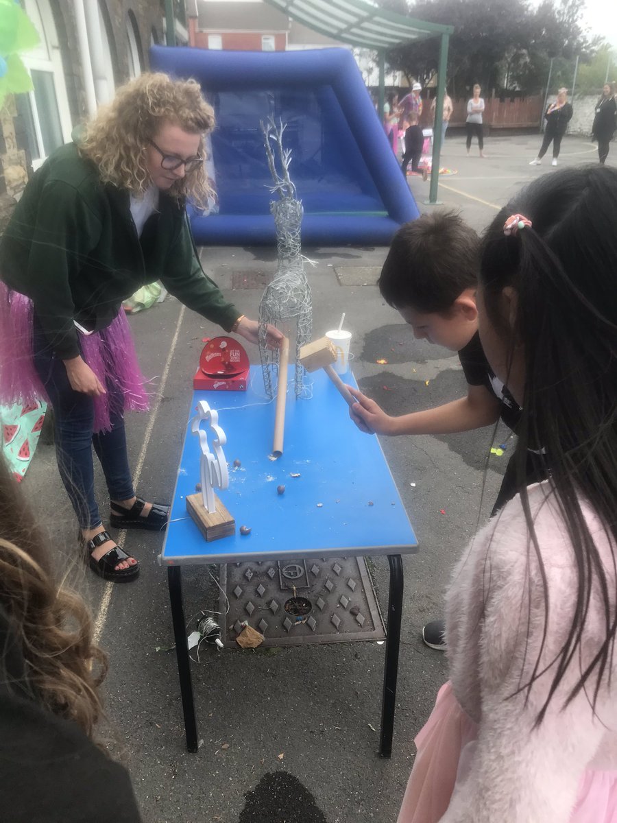 PlasmarlPrimary's tweet photo. What a fantastic day spent saying goodbye to our wonderful Year 6 pupils #plascomm Good luck in your secondary schools 🏫 😊🥳💃🏼🕺🏼🌸🌼🏖 https://t.co/7brJoyKbxb