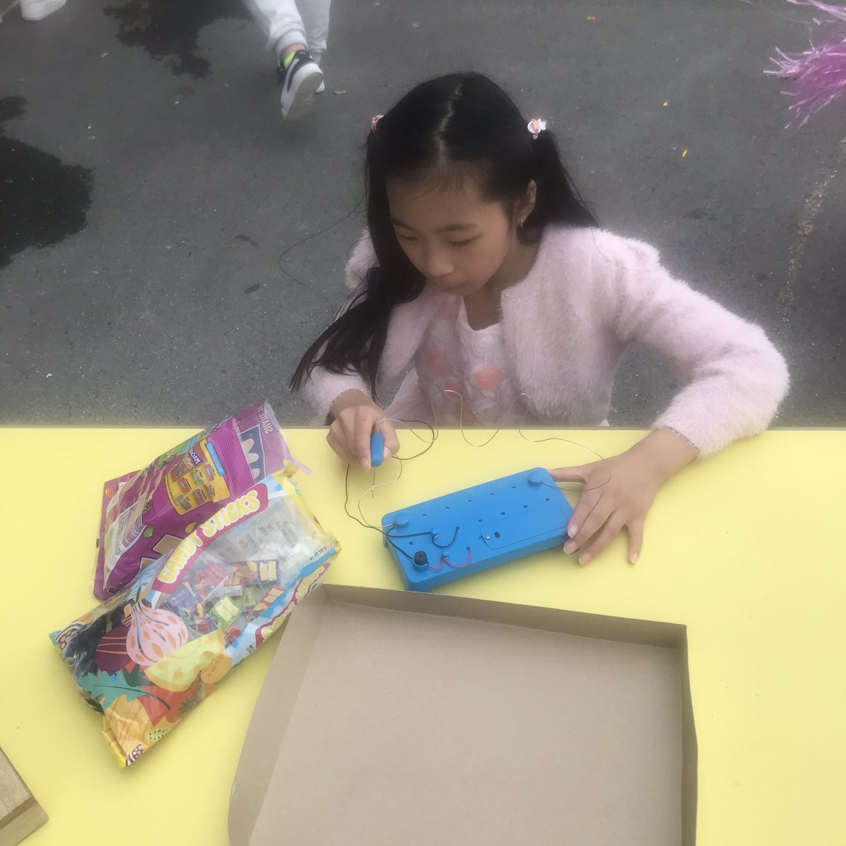PlasmarlPrimary's tweet photo. What a fantastic day spent saying goodbye to our wonderful Year 6 pupils #plascomm Good luck in your secondary schools 🏫 😊🥳💃🏼🕺🏼🌸🌼🏖 https://t.co/7brJoyKbxb