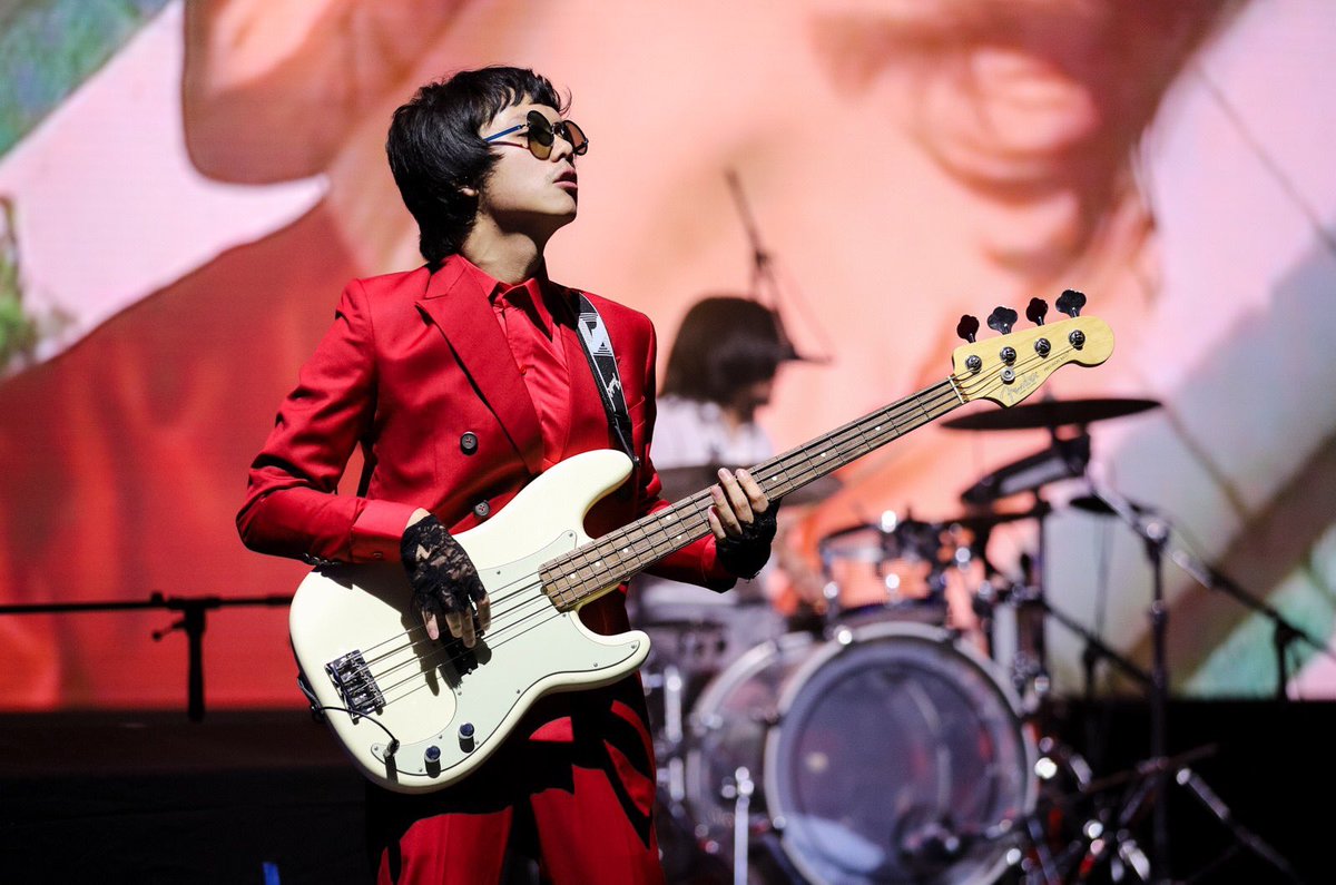 zildjiansbass's tweet photo. STOP SCROLLING. LOOK AT THIS HOLY PHOTO OF ZILD. JUST STOP. https://t.co/ZswIt0x8fV