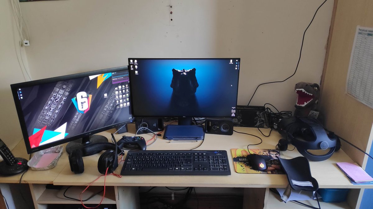 Jacksaur's tweet photo. Quarantine encouraged me to finally do some work on making my setup look like less of a mess. Pretty damn proud of it now. Especially compared to a year ago! https://t.co/LEtl9alORE