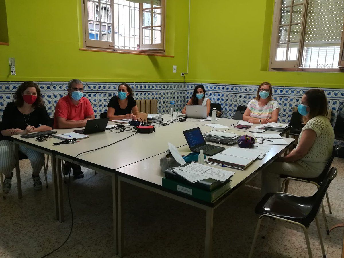 SAFAViladecans's tweet photo. En ple mes de juliol, anem tancant temes. Avui hem passat l'auditoria externa. Malgrat les dificultats, seguim treballant per aconseguir cada dia una escola en continu procés de millora https://t.co/CPBlwTagsR
