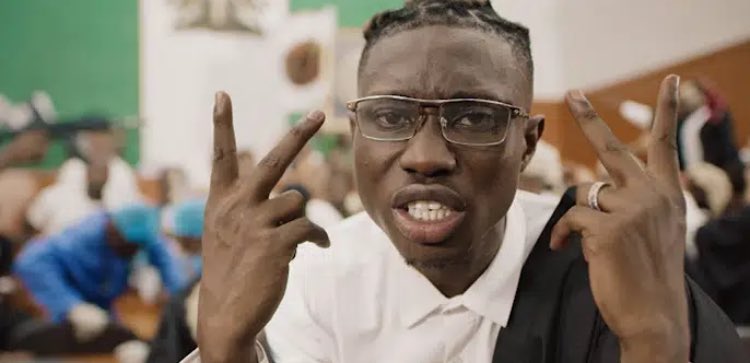 PanafRap's tweet photo. VIDEO | 🇳🇬 @Zlatan_Ibile dévoile le clip de sa collaboration avec @PapisnoopGoHard "Matter" : https://t.co/gQPtXvd38q

#RoadToCDK 🔥 https://t.co/sIgCVII0or
