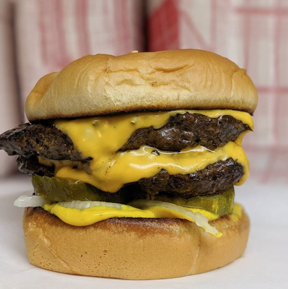 SchweidAndSons's tweet photo. The way cheese melts on a #SchweidandSons patty just hits differently. 😍  (📸  : @frostysgriddle) https://t.co/pFvaOncIaj
